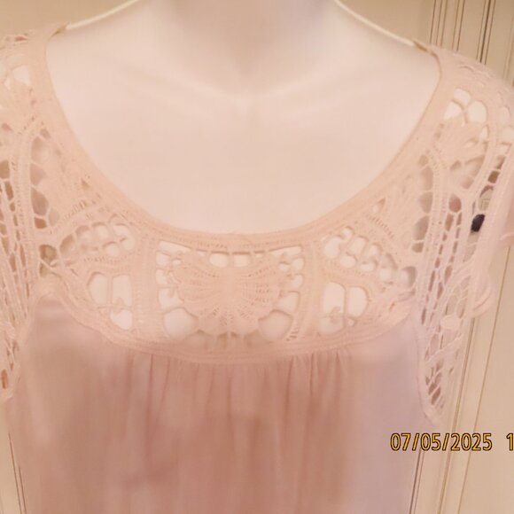 NEW Sweet Wander Cream Lace Neckline Button back Top - Picture 3 of 6